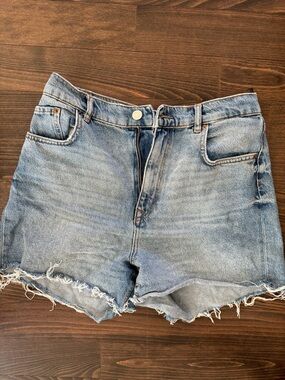 Zara Faded Light Blue Denim Cutoff Shorts - Women